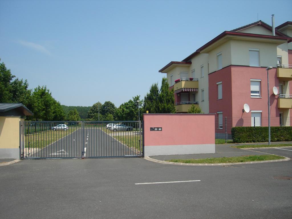 Csabai Apartman Bük Rom bilde